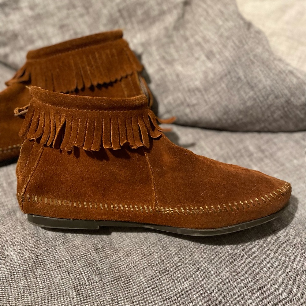 MINNETONKA moccasin - Picture 2 of 9